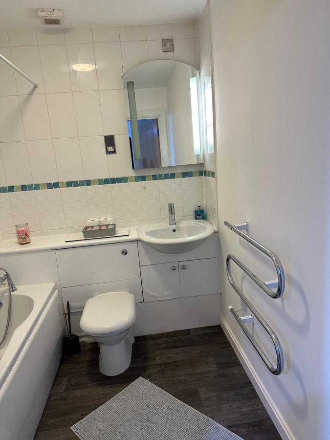 2 Bed Modern Apartment Swansea Bagian luar foto